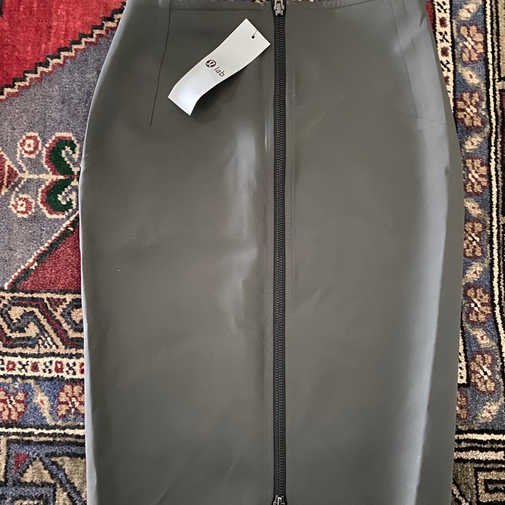 Lululemon Lab Zipp Pencil Skirt sz 6